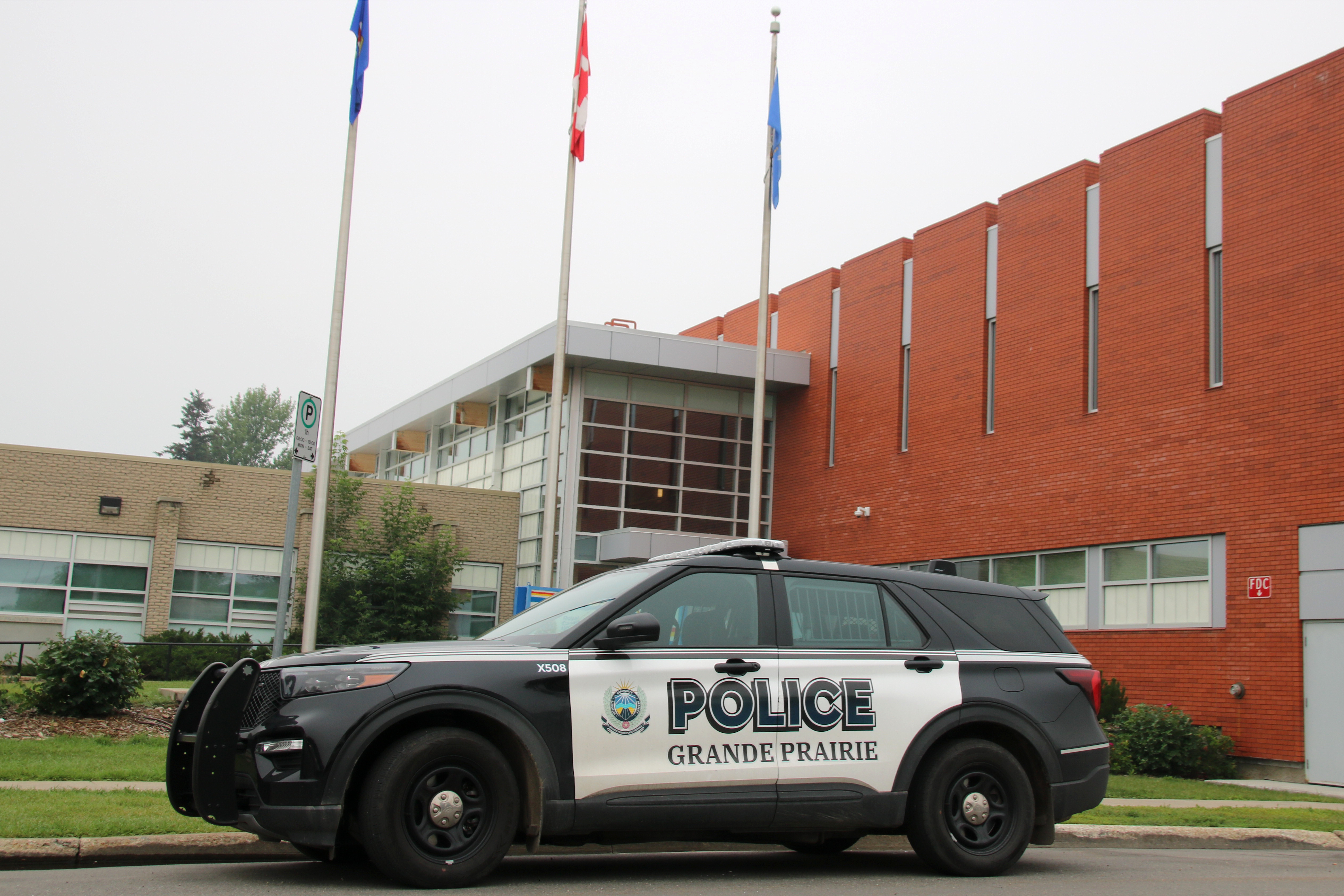 A GPPS vehicle in front of the Grande Prairie RCMP detachment